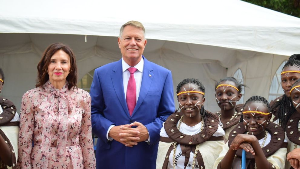 Carmen Iohannis a fost invitată la un dans tradițional în Kenya. Care a fost reacția Primei Doamne a României