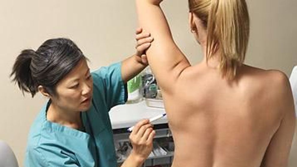 Implanturile cu silicon, asociate cu o forma foarte rara de cancer