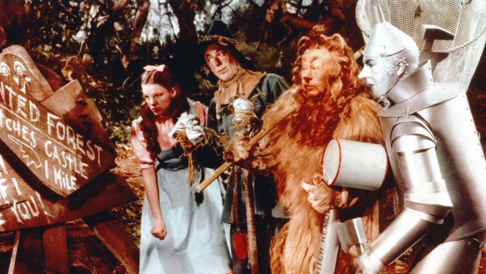 Record absolut! Pantofii purtaţi de actrița Judy Garland în „Vrăjitorul din Oz”, vânduţi la licitaţie pentru 28 de milioane de dolari