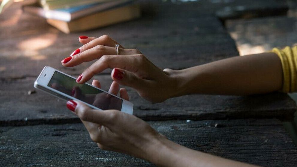 (P) De ce să-ți cumperi un telefon de buget, în loc de ultimul model apărut pe piață? Află motivele