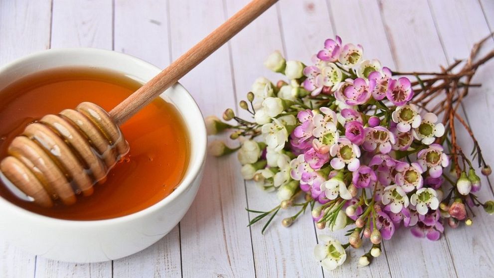 (P) Miere de Manuka vs. Miere crudă - Care este mai bună?