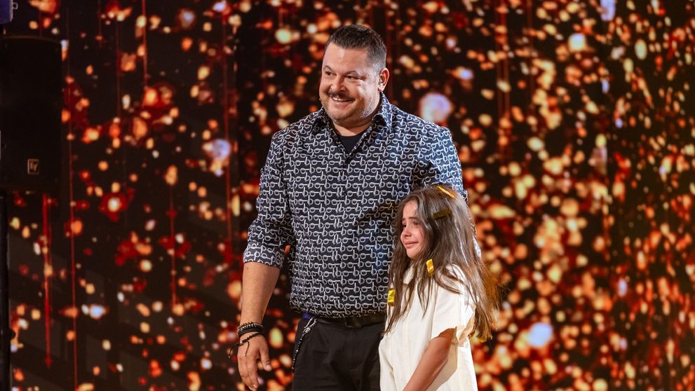 Moment spectaculos, aseară, la Românii au talent:  o fetiță de 10 ani a primit Golden Buzz! Emisiunea a fost lider absolut de audiență!