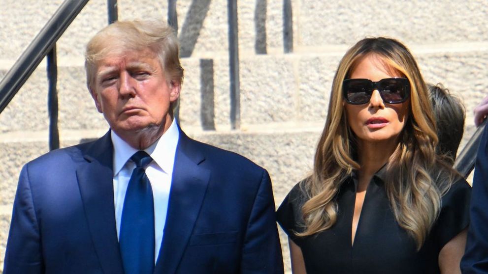 Donald Trump și Melania, petrecere fastuoasă de Revelion. Ținuta purtată de Prima Doamnă de Anul Nou