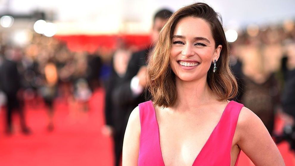 În Urzeala tronurilor i-a subordonat pe toți. În fața cui a îngenuncheat Emilia Clarke