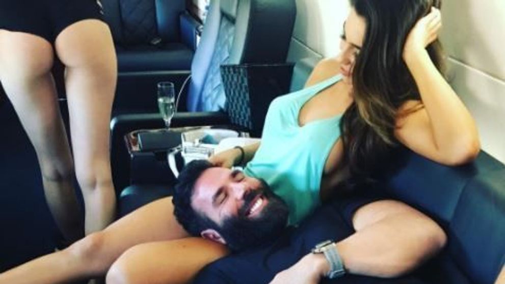 Orice barbat si-ar dori sa aiba viata lui. Este Regele Instagramului si are o avere de peste 100 de milioane de dolari!