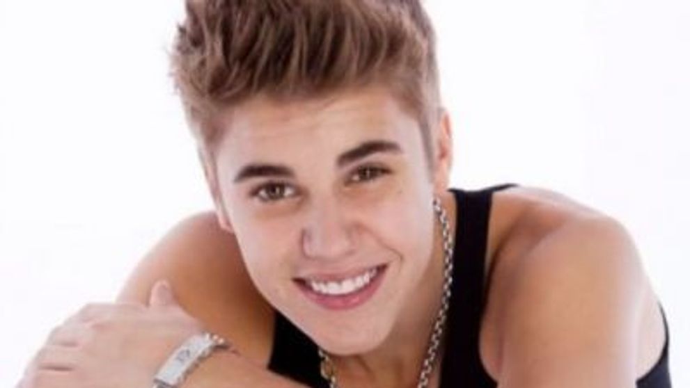 Justin Bieber are o noua tunsoare. Vezi cat de bine seamana acum cu Miley Cyrus sau cu Rihanna