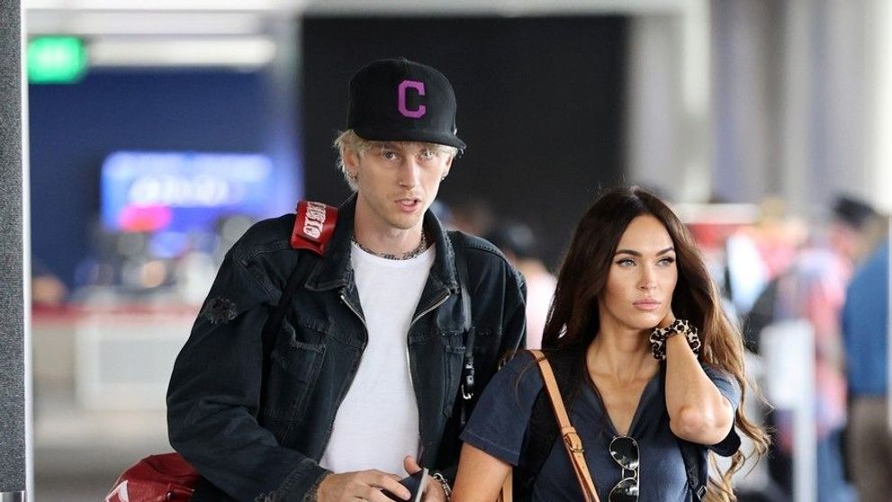 Megan Fox, cea mai sexy femeie din lume, apariție alături de noul iubit. Nimeni nu înțelege cum de sunt împreună