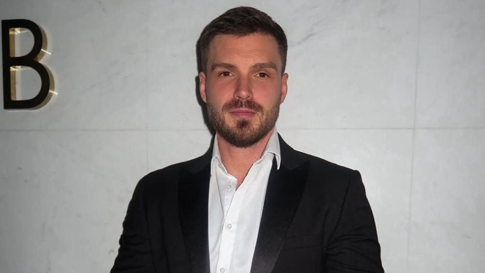 Bogdan Vlădău face ravagii în cluburile din Capitală. Fostul soț al Ginei Chirilă a ieșit la agățat și a pus ochii pe o femeie misterioasă. Cum au fost surprinși cei doi