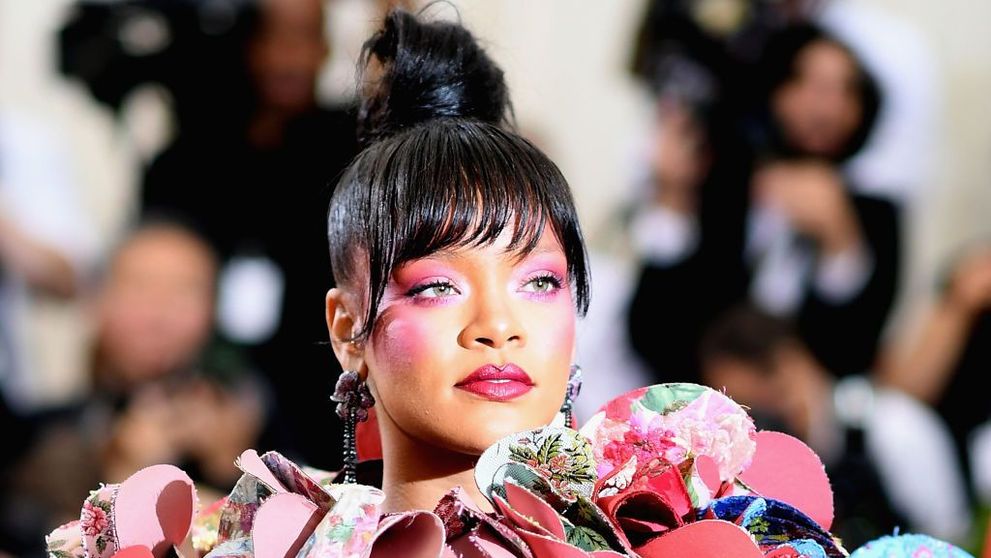 Rihanna, oficial miliardară: a devenit cea mai bogată artistă din lume. Ce avere are la 33 de ani