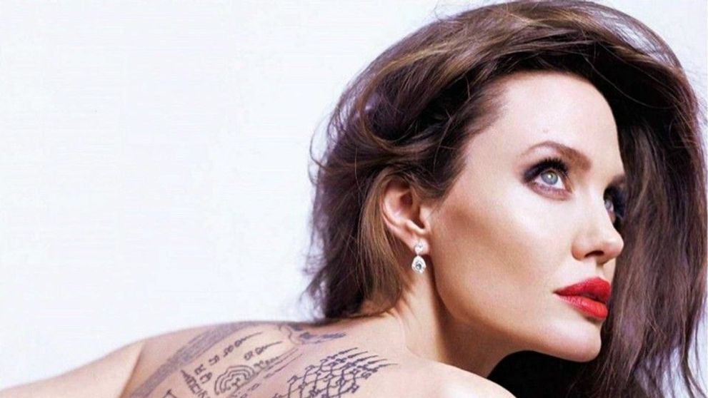 Angelina Jolie, fotografiată la cumpărături în Los Angeles! Alături de cine se afla