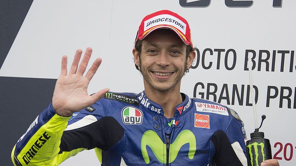 Valentino Rossi, alături de partenera lui pe iaht. Cei doi nu s-au ferit să facă gesturi tandre