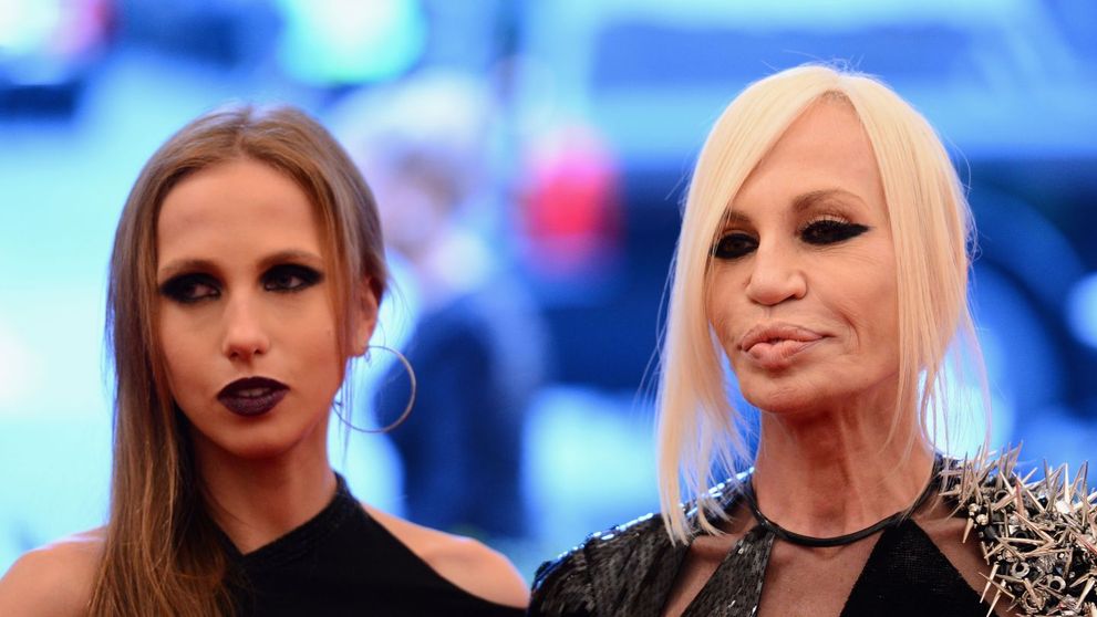 Fiica Donatellei Versace, o prezenta discreta. Cum arata Allegra, mostenitoarea celebrului imperiu 