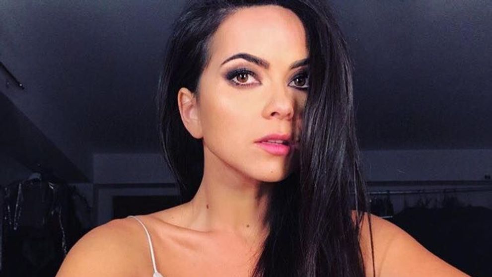 Inna, portretul de familie care a topit inimile fanilor. Artista si bunica sa au facut senzatie pe internet