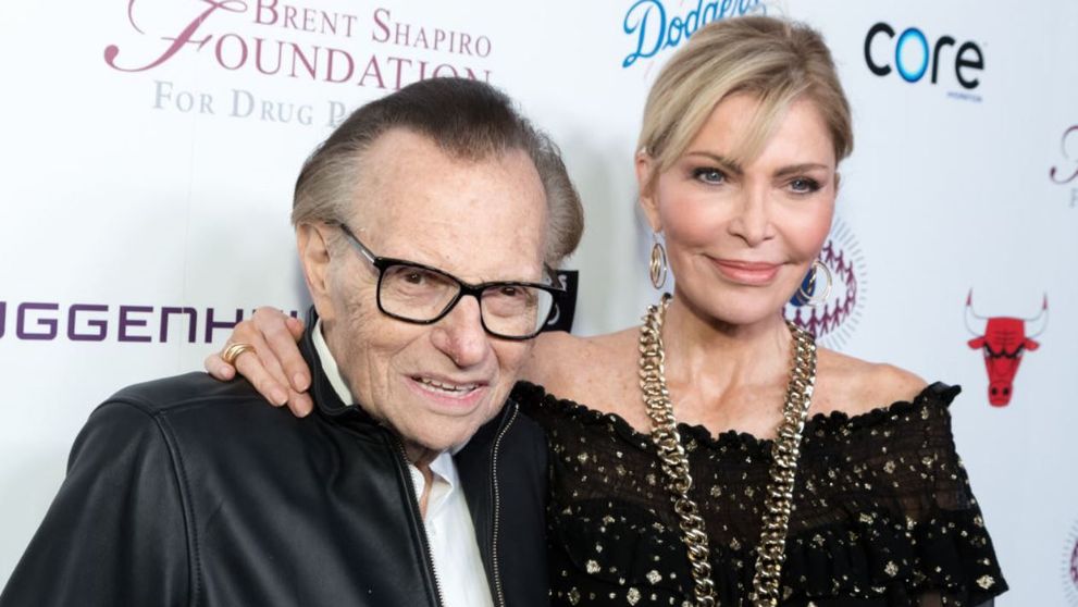 Larry King divorțează a opta oară. Soția lui a aflat din presă că starul nu o mai vrea