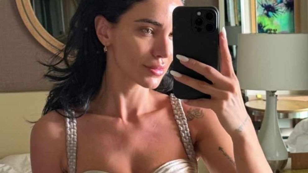 Imaginea pe care toți fanii o așteptau: Adelina Pestrițu, selfie în costum de baie, în oglinda din dormitor