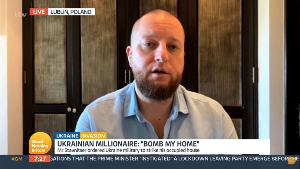 Motivul pentru care un milliardar le-a cerut trupelor lui Zelenski să-i bombardeze vila de lux din Ucraina
