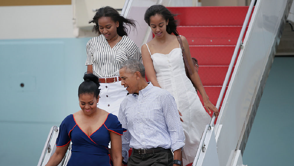 Fiicele lui Barack Obama, Malia și Sasha, două rebele. Cum au fost surprinse la o petrecere a lui Drake