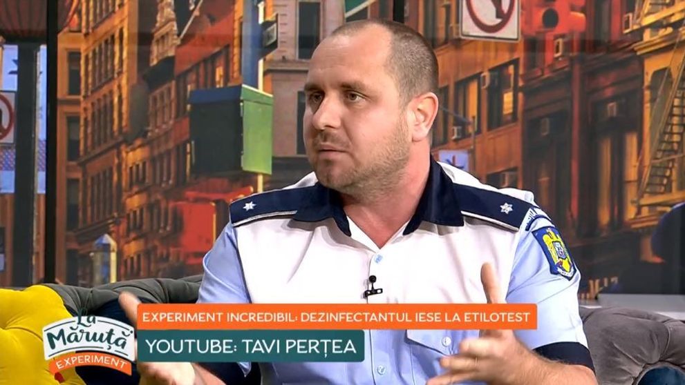 Experiment incredibil: Ce se întâmplă dacă te dezinfectezi în mașină și ești oprit de poliție