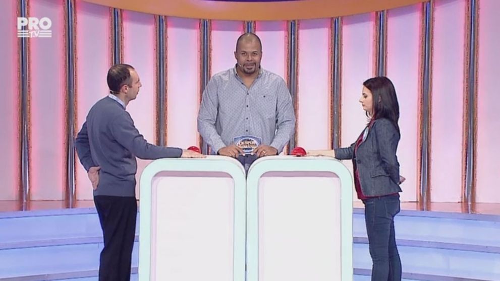 Am rugat 100 de romani sa ne spuna din ce se face budinca. Care a fost cel mai popular raspuns