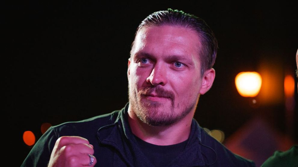 Campionul mondial la box Oleksandr Usyk îl provoacă pe Trump să locuiască o săptămână în casa sa din Ucraina: „În fiecare noapte zboară bombe” VIDEO