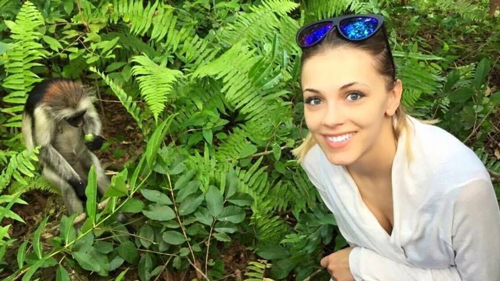 Andreea Ibacka, sexy precum un model în fotografii în care apare în costum de baie