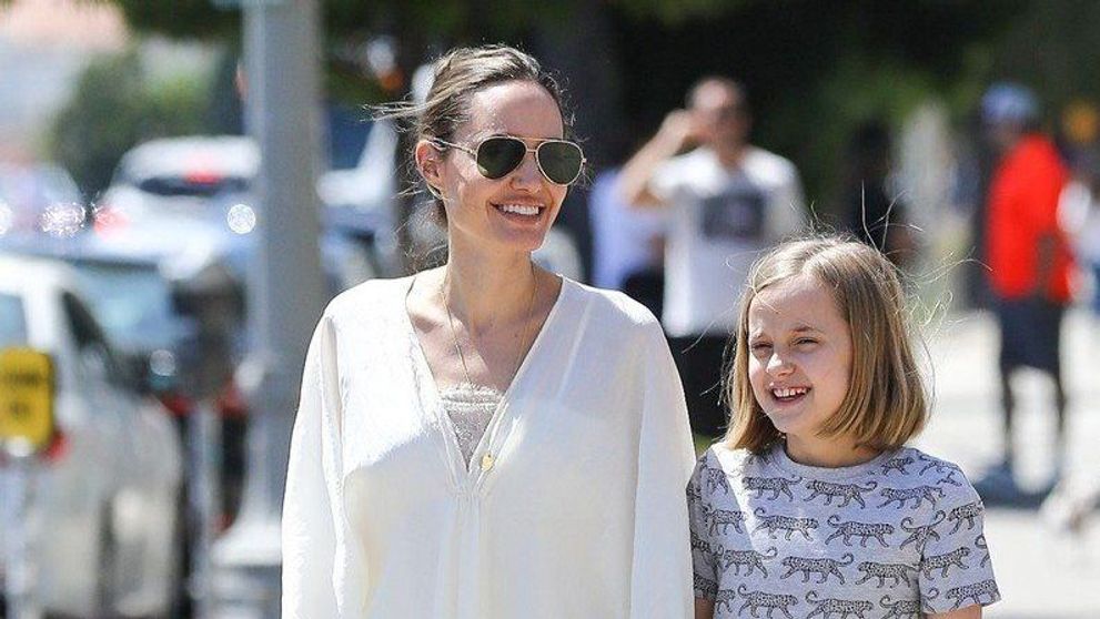 S-a scris că a slăbit prea mult, dar acum arată minunat. Cum a fost surprinsă Angelina Jolie 