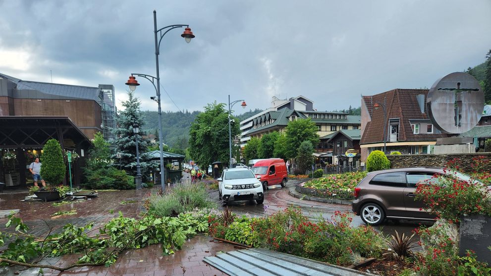 Specialiștii avertizează: Fenomenele meteo extreme în România vor fi tot mai dese şi tot mai violente! VIDEO
