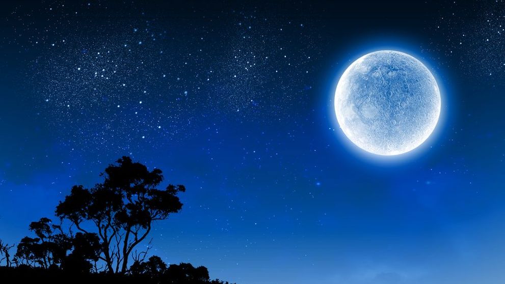Luna Albastră din 30-31 august e un fenomen cosmic puternic. Ce NU trebuie să facem ca să evităm efectele adverse