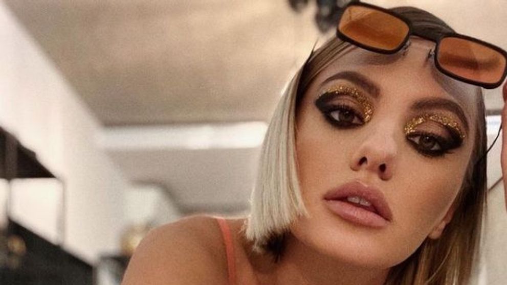 Alexandra Stan, din nou topless pe internet! Ce fotografii a postat acum artista pe Instagram