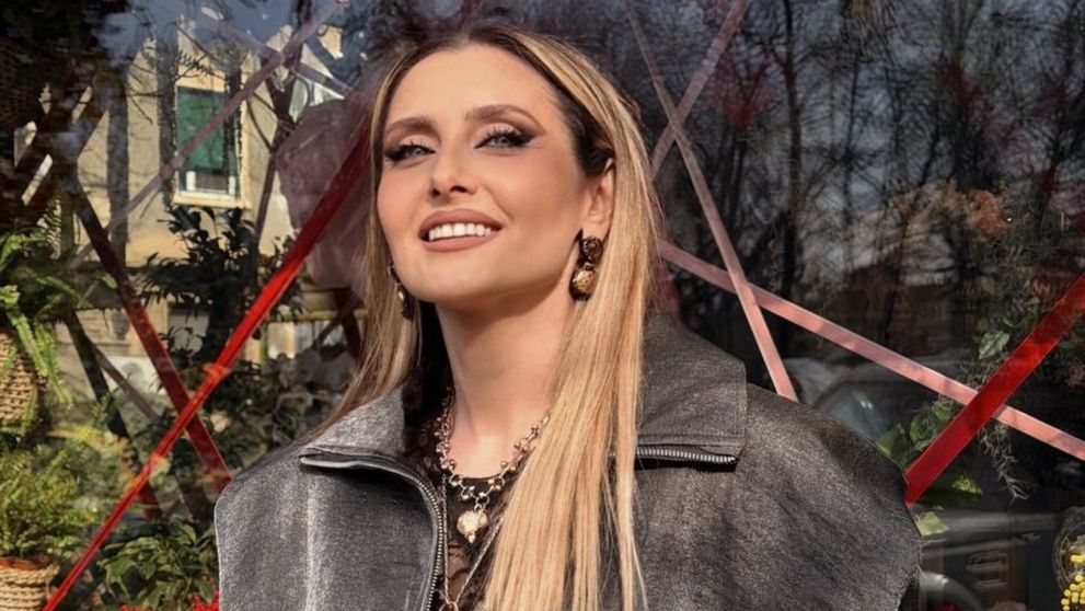 Alina Sorescu, surprinsă cu un gest romantic. Indiciul care a aprins imaginația fanilor: iubește din nou?