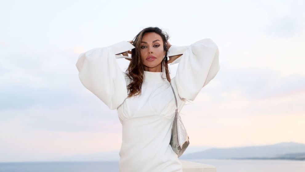 Mădălina Ghenea, surprinsă în toiul nopții la brațul unui milionar influent. Cine este italianul cu care a petrecut noaptea la hotel, deși declara că nu își dorește o relație: „Mai intru într-o relație și îmi stric libertatea”