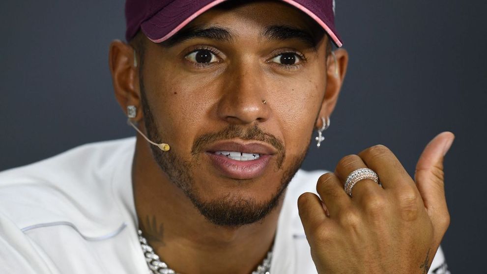 VIDEO Lewis Hamilton, legat de scaun înainte de ultima cursă a sezonului de Formula 1