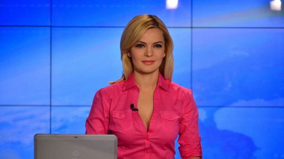 Lavinia Petrea, o zi frumoasa incepe de dimineata. Prezentatoarea Stirilor ProTV de la ora 7:00 este pasionata de machiaj