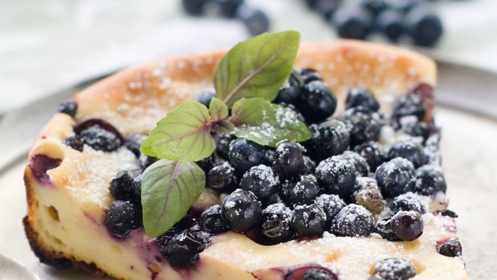 Chessecake cu sos de coacaze