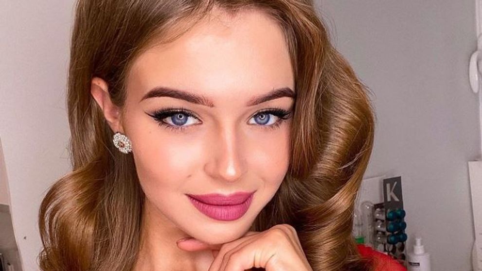Cine este Alina Sanko, rusoaica sexy care își va reprezenta țara la Miss Universe