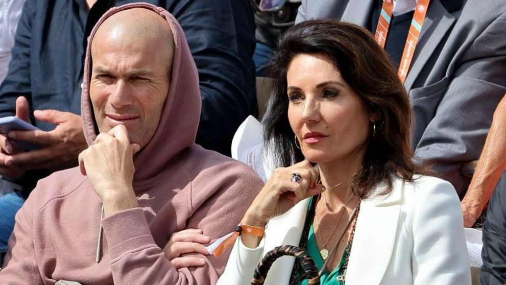 Zinedine Zidane, la 50 de ani. Cum a pozat în vacanță alături de familie