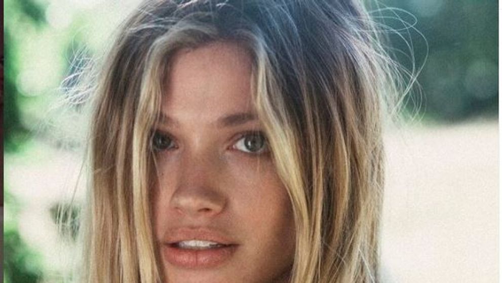 O asistentă pe Covid a ajuns pe coperta Sports Illustrated Swimsuit 2021