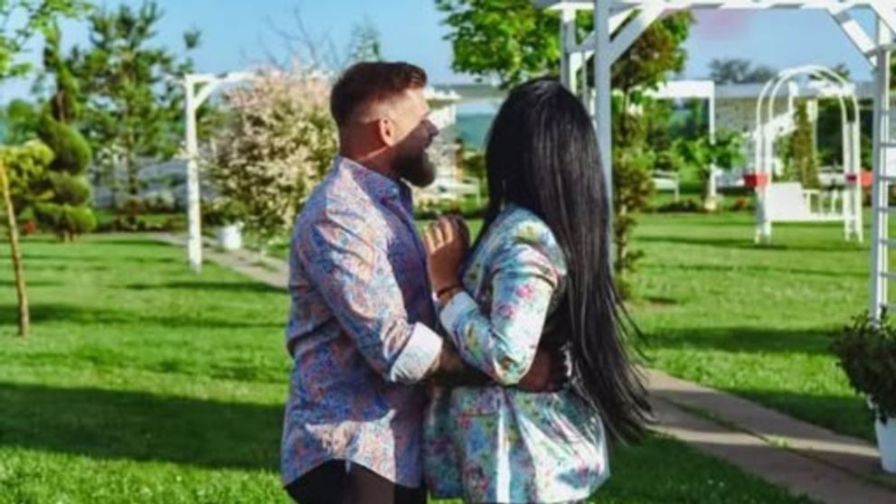 Și-a lăsat soția singură cu doi copii, iar el a plecat de acasă. Vedeta TV din România, în prag de divorț. Este despărțirea momentului în showbiz: „O să dispar...”