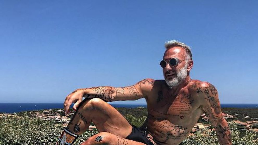 Nu se mai ascunde! Gianluca si noua iubita, ipostaze tandre la piscina. Cum s-au fotografiat