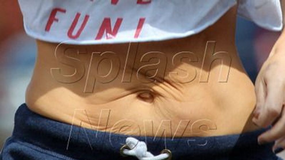 Ghici al cui este acest abdomen! Afla de aici. FOTO