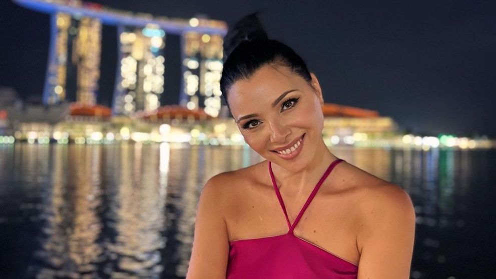 Corina Caragea, despre experiența trăită în vacanță. „Am stat într-o debara în Singapore, cu cea mai ciudată priveliște din duș”