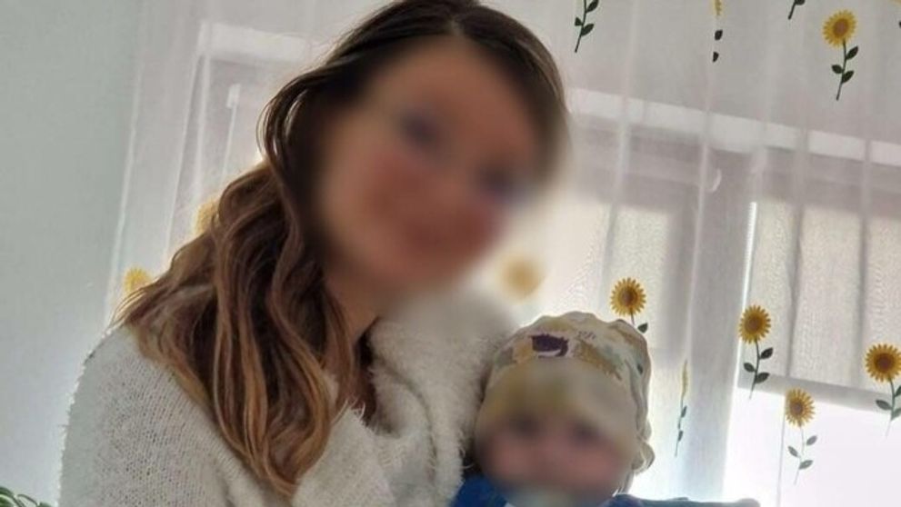 VIDEO Momentul în care mama din Iași se aruncă de la etaj cu bebelușul ei, pentru a scăpa de incendiu