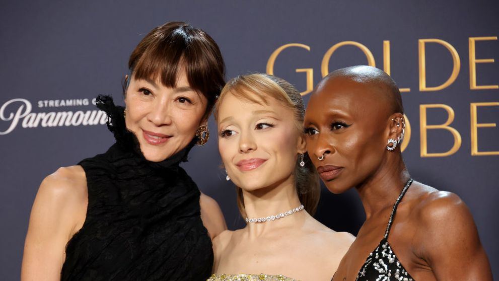 Două actrițe frumoase și celebre  au șocat la Golden Globes 2025 cu ținutele lor drept Cel Mai Prost Îmbrăcate! Una din acestea a fost întrebată dacă e la o petrecere în pijamale