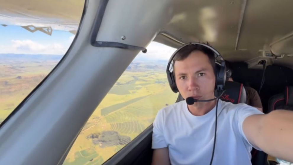 Un cunoscut blogger rus a murit după ce avionul cu care zbura a fost confundat cu o dronă