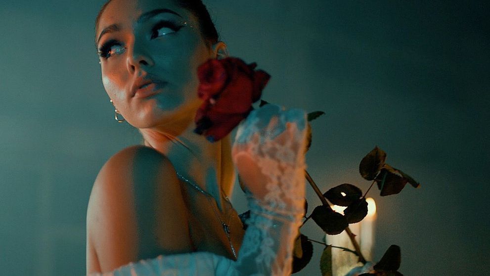 Sonja, fostă concurentă la Vocea Olandei, a lansat melodia „Runaway”