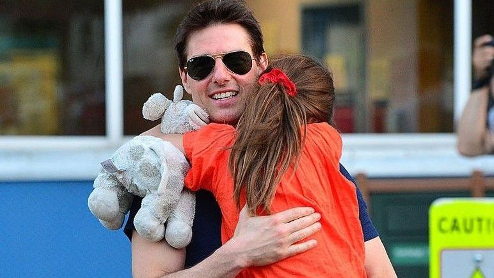 Cum arată Suri Cruise la 14 ani. Fiica lui Tom Cruise a devenit o domnișoară cochetă