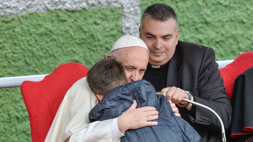 Ce i-a răspuns Papa Francisc, în urmă cu 7 ani, unui băiețel care l-a întrebat printre lacrimi dacă tatăl său ateu a ajuns în Rai. Clipul emoționant l-a făcut și mai iubit de milioane de credincioși