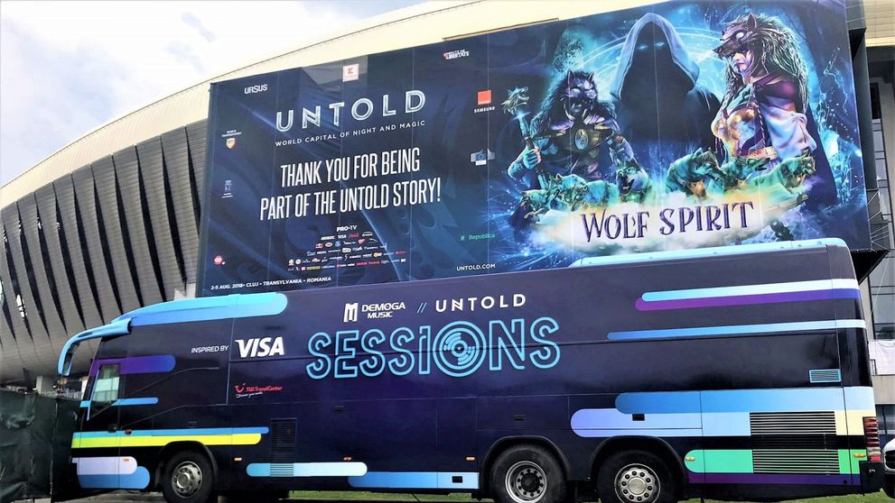 Artiștii de la UNTOLD mixează muzică în studioul mobil DeMoga Music