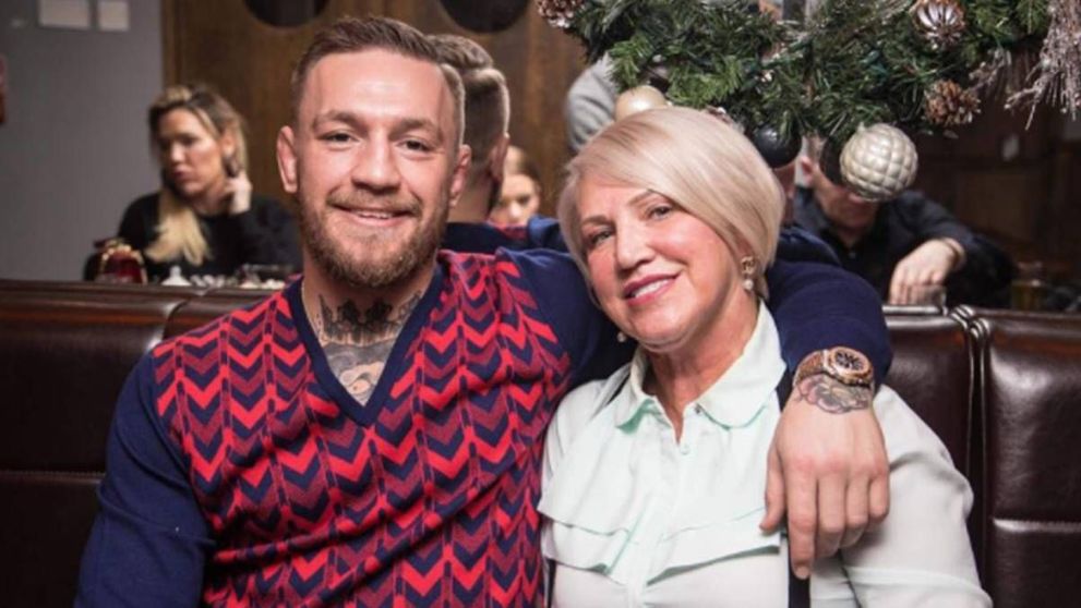 Ce cadou i-a facut Conor McGregor mamei sale de 8 martie! N-ai cum sa intreci asa ceva :))