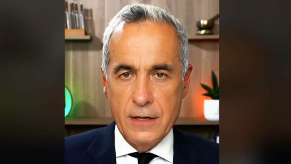 Cine este și cu ce se ocupă fiul lui Călin Georgescu. Cosmin Georgescu a fost tenismen și în prezent deține un club de tenis pe malul lacului Herăstrău